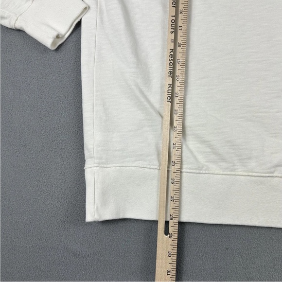 Chick-Fil-A Sweatshirt Mens Large White Embroidered Logo Patch Mascot CFA - Picture 7 of 7